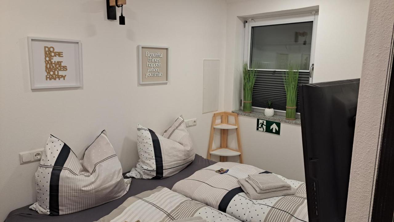 Appartment-Ferienwohnung Mit Kueche, Bad, Kostenlos Wlan, Modern Eingerichtet Родінг Екстер'єр фото